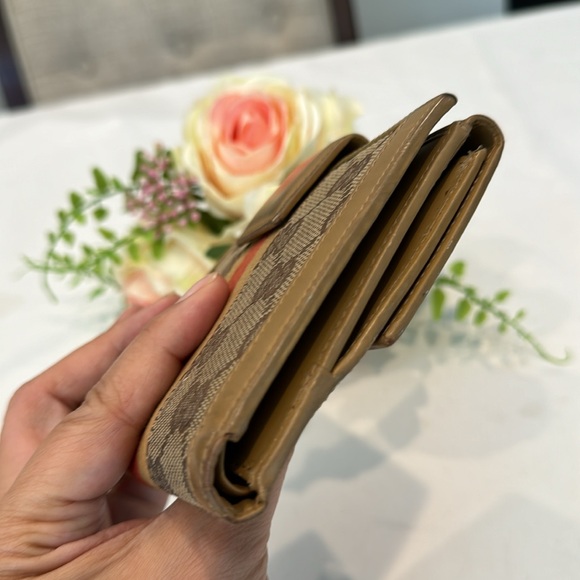 Authentic Gucci wallet - Picture 4 of 13